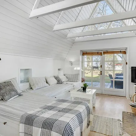 Awesome Home In Haderslev With House Sea View * Hejlsminde